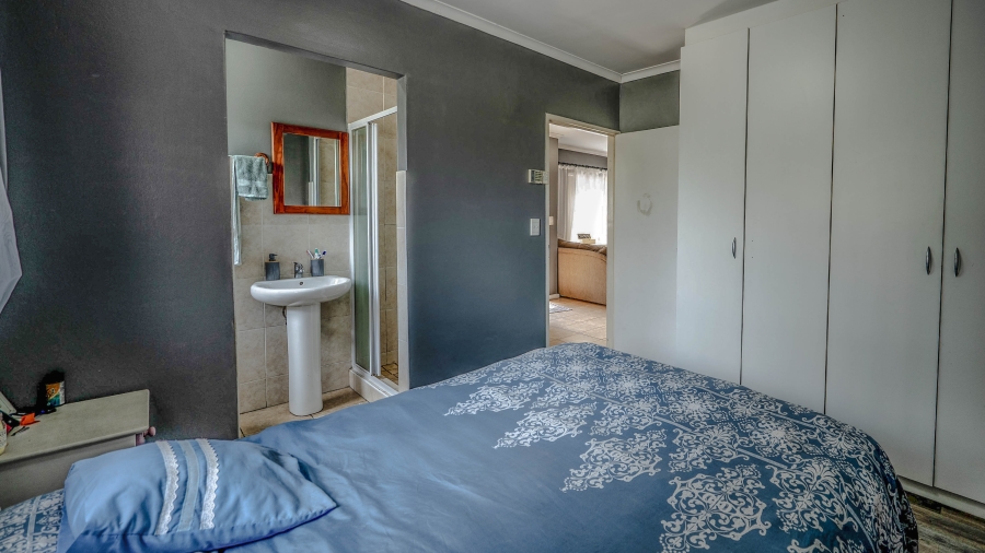 3 Bedroom Property for Sale in Zonnendal Western Cape